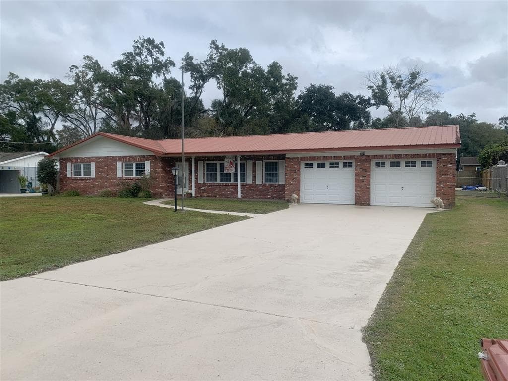 1104 N KNIGHT STREET PLANT CITY, FL 33563