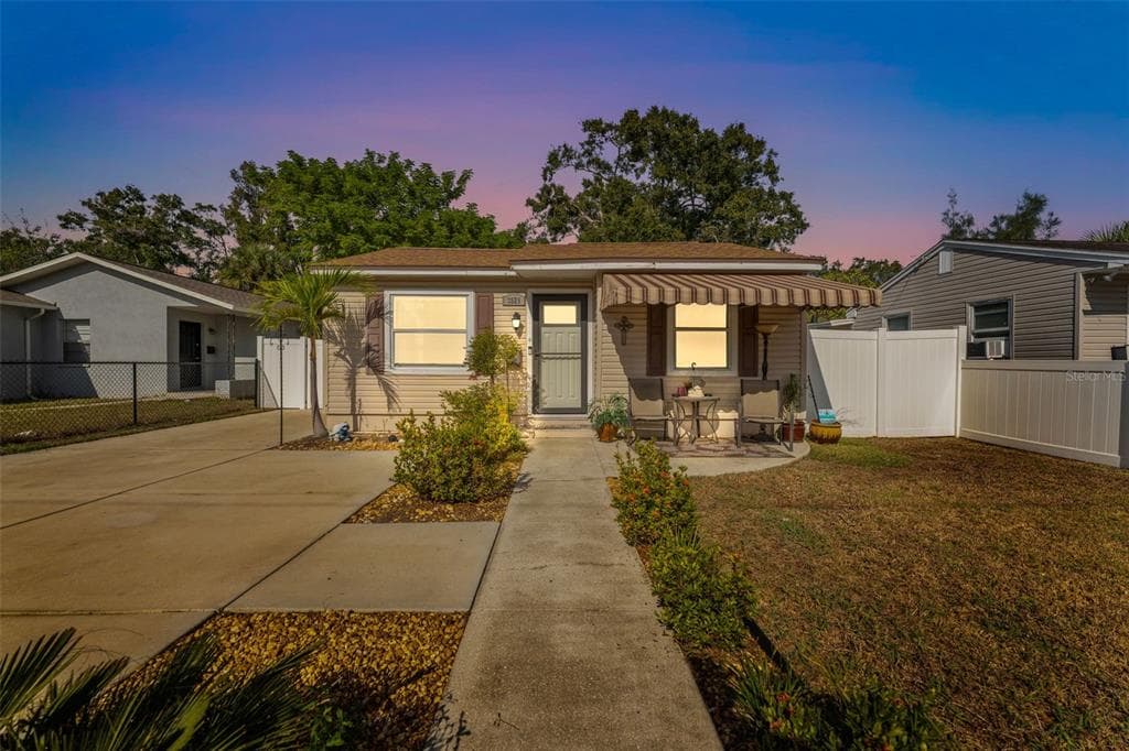 3929 10TH AVENUE S ST PETERSBURG, FL 33711