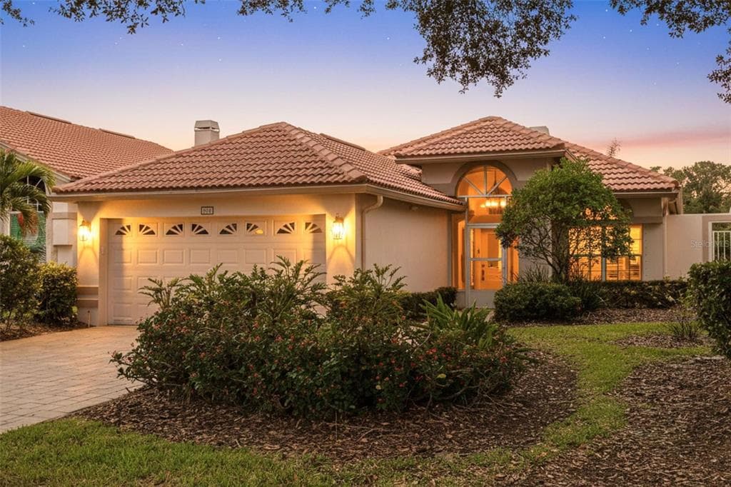 1036 DARTFORD DRIVE TARPON SPRINGS, FL 34688