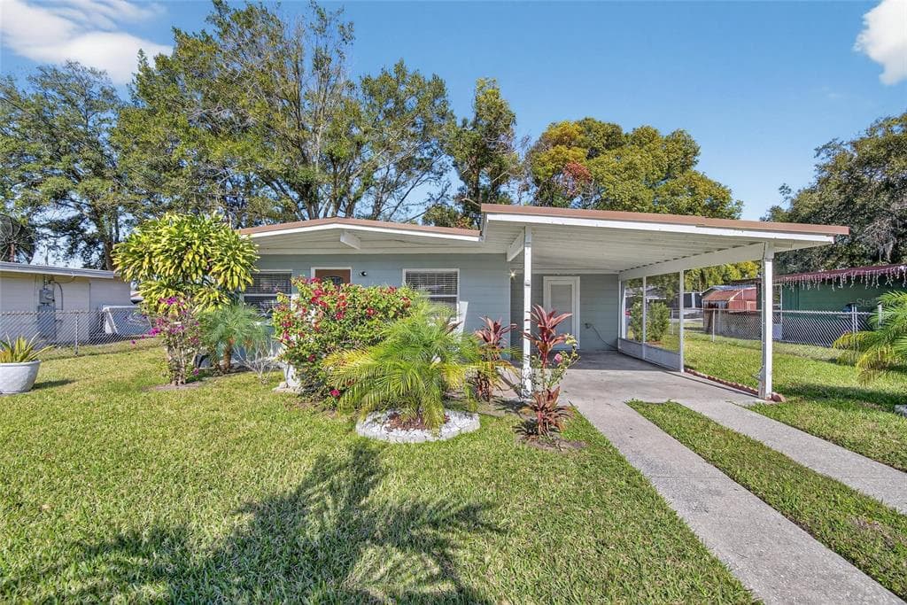 1608 W BALL STREET PLANT CITY, FL 33563