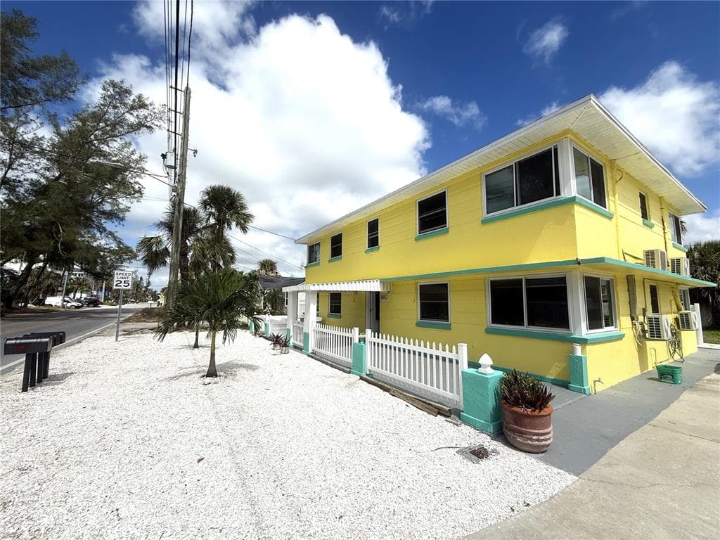 8301 W GULF BOULEVARD UNIT 4 TREASURE ISLAND, FL 33706