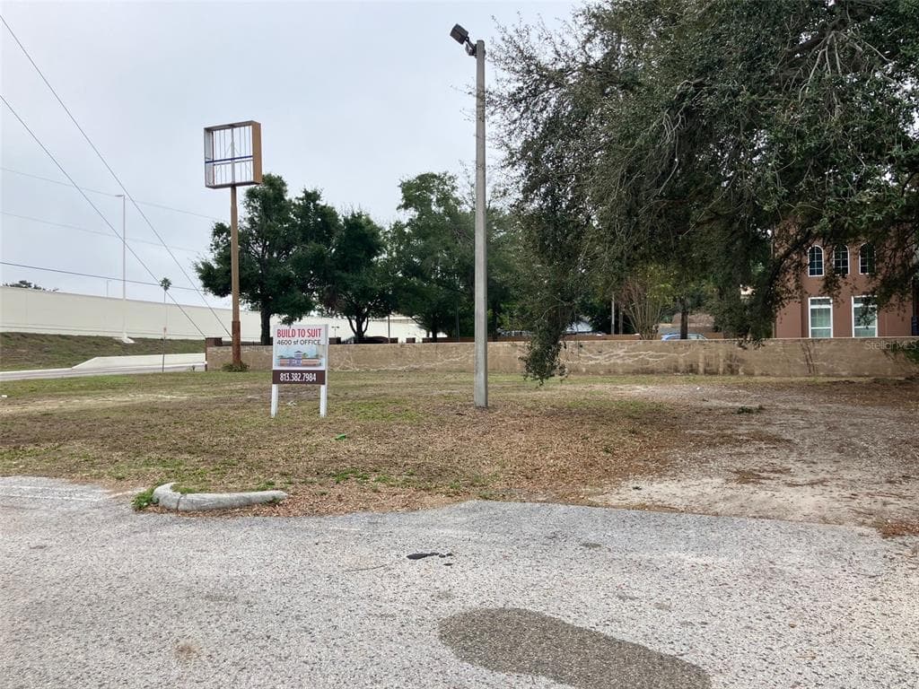 3900 N MARGUERITE AVENUE TAMPA, FL 33603