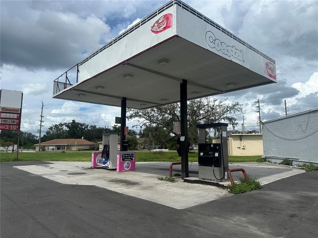 1345 KATHLEEN ROAD LAKELAND, FL 33805