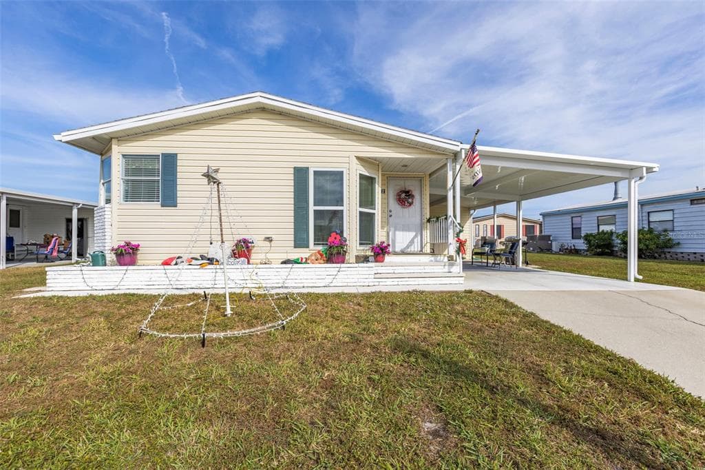 512 LA PLAYA CIRCLE NORTH PORT, FL 34287
