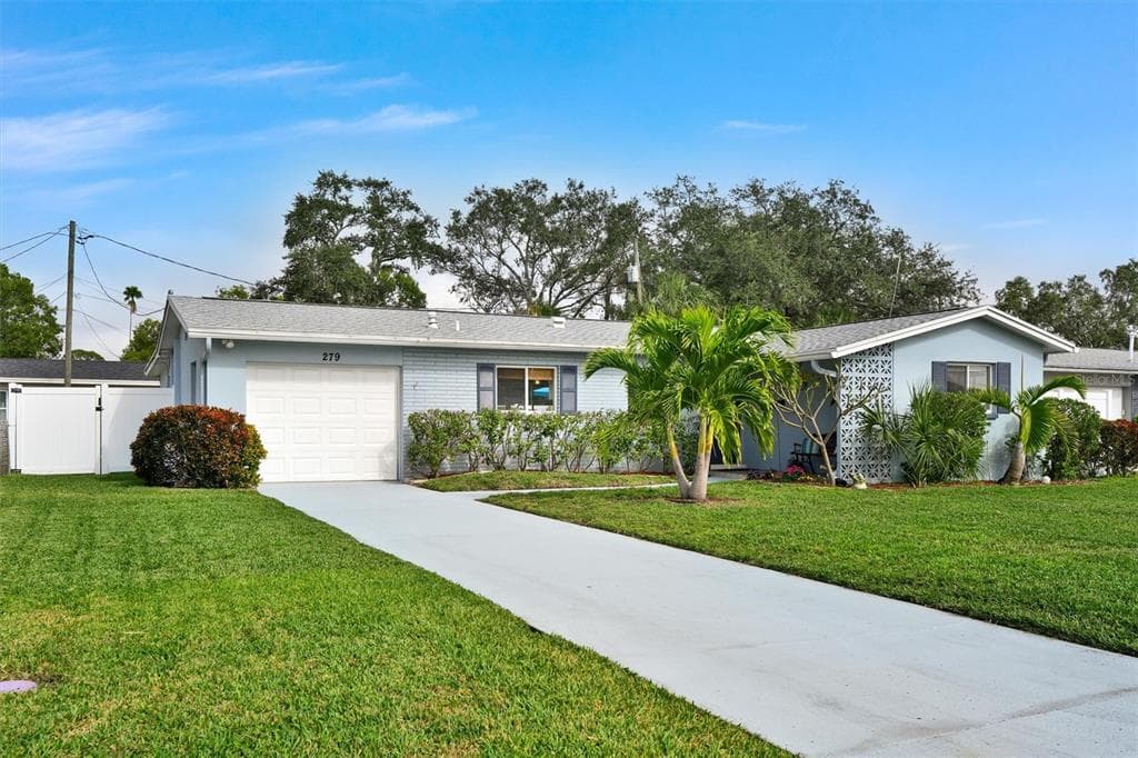 279 79TH AVENUE N ST PETERSBURG, FL 33702