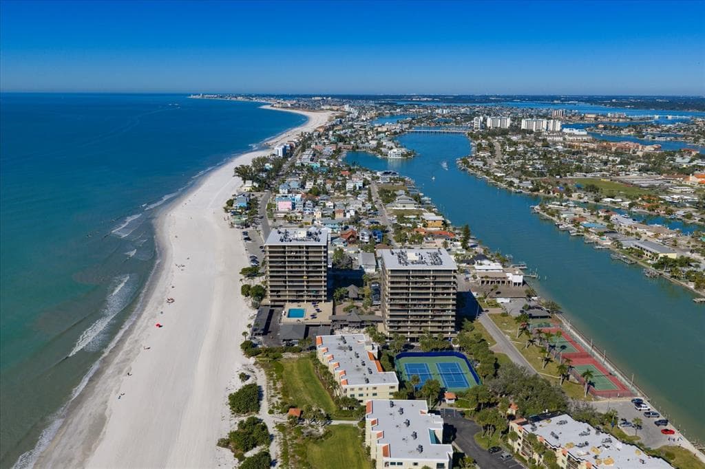 7600 BAYSHORE DRIVE UNIT 204 TREASURE ISLAND, FL 33706