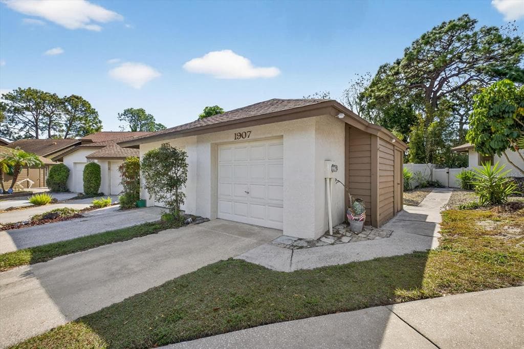 1907 BAYSHORE COURT SAFETY HARBOR, FL 34695
