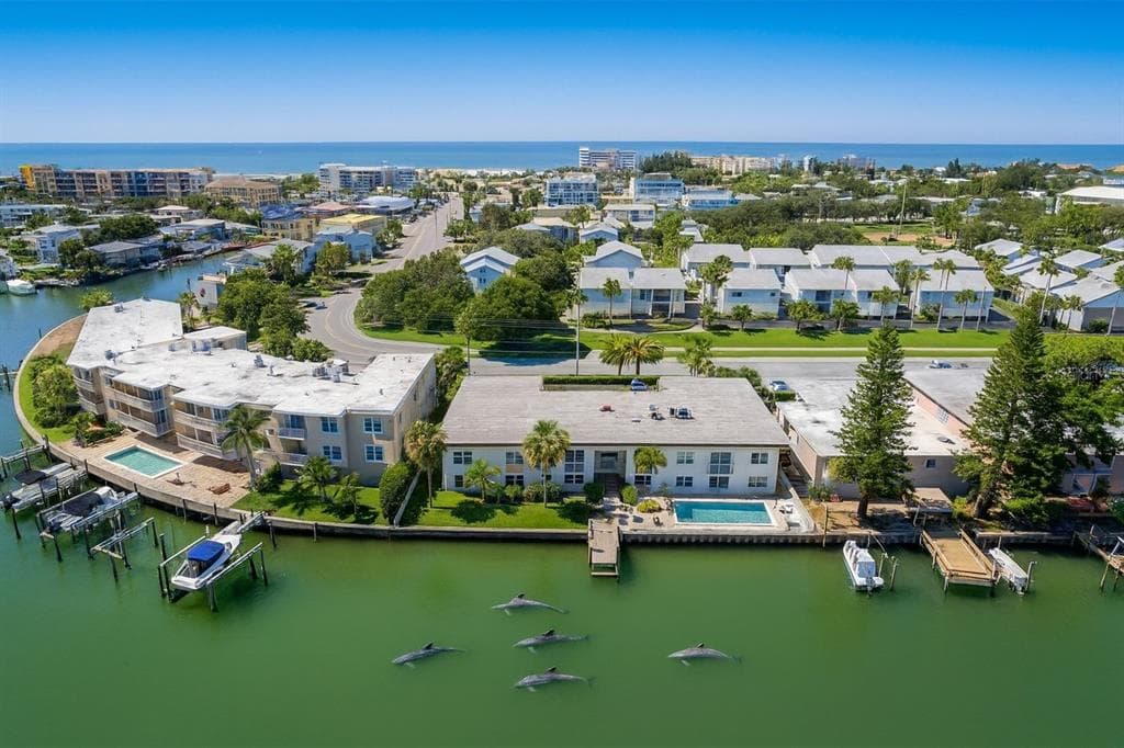 11655 3RD STREET E UNIT 3 TREASURE ISLAND, FL 33706