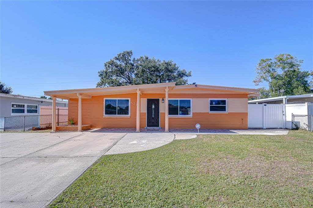 6214 N CLARK AVENUE TAMPA, FL 33614
