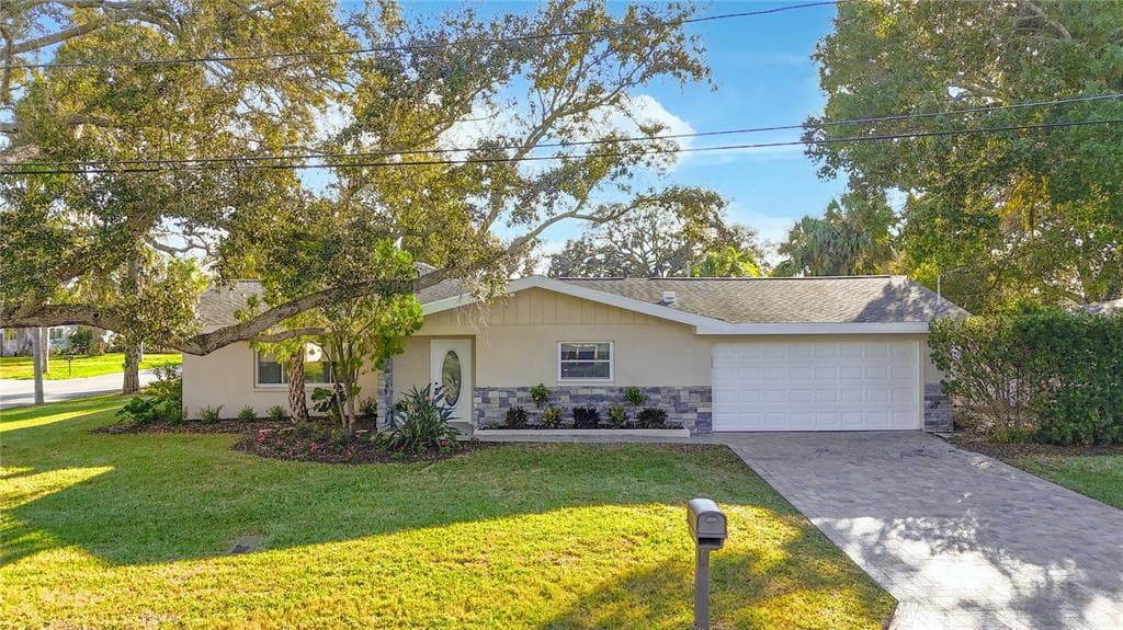 67 NICHOLAS DRIVE DUNEDIN, FL 34698