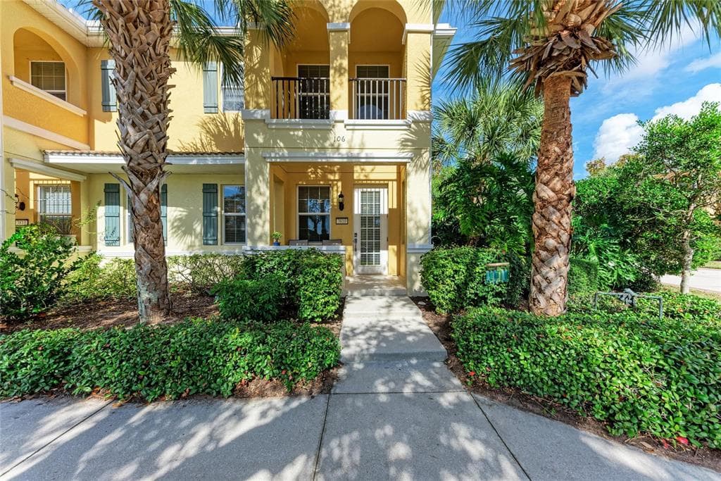 3810 82ND AVENUE CIRCLE E UNIT 106 SARASOTA, FL 34243