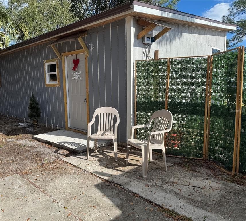3719 MEADOWBREEZE DRIVE