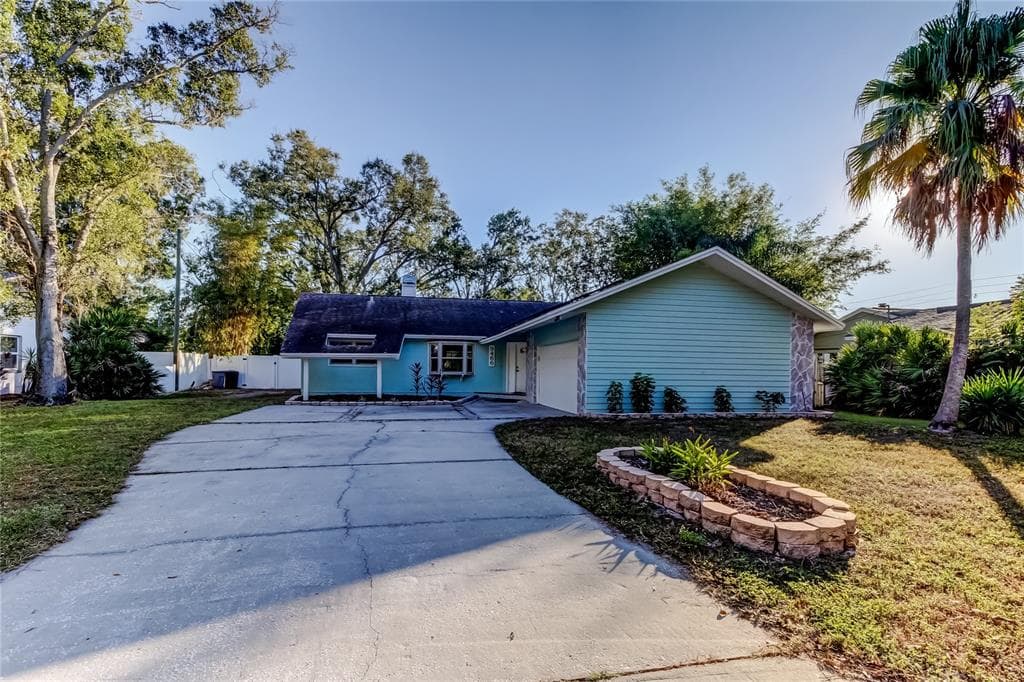 9466 127TH AVENUE LARGO, FL 33773