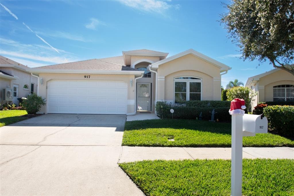 917 MICHELE CIRCLE DUNEDIN, FL 34698