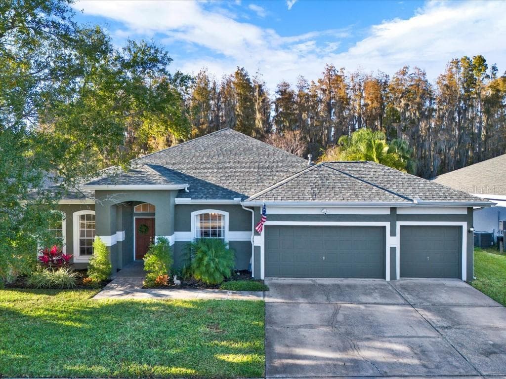 28701 FALLING LEAVES WAY WESLEY CHAPEL, FL 33543