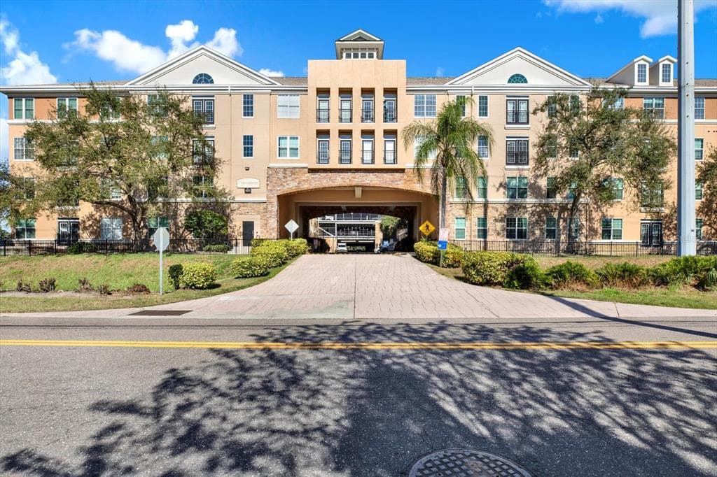 4221 W SPRUCE STREET UNIT 1307 TAMPA, FL 33607