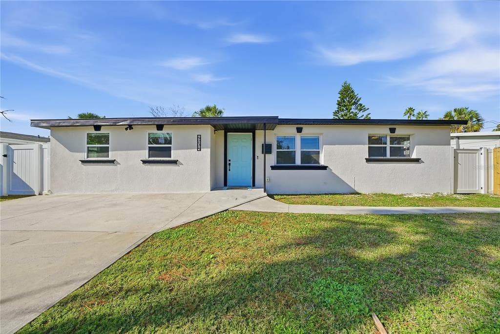 4234 DES MOINES STREET NE ST PETERSBURG, FL 33703