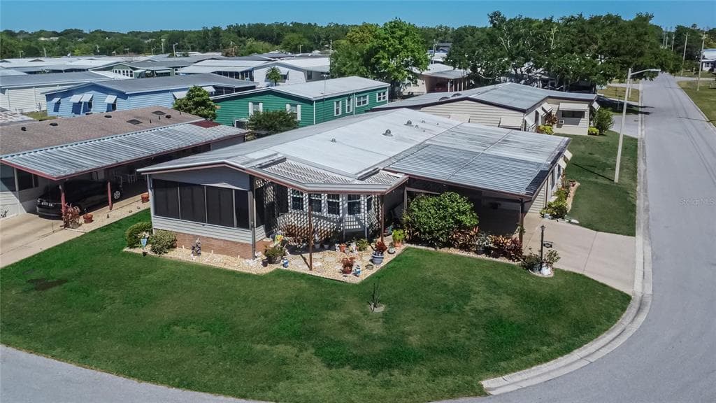 4910 LOCH NESS DRIVE LAKELAND, FL 33810