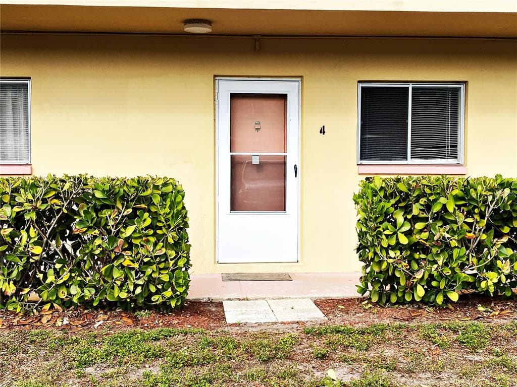 2003 GREENBRIAR BOULEVARD UNIT 4 CLEARWATER, FL 33763
