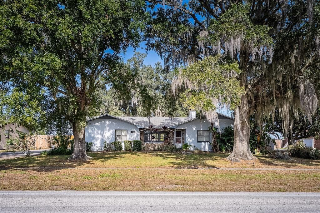3303 DUFF ROAD LAKELAND, FL 33810