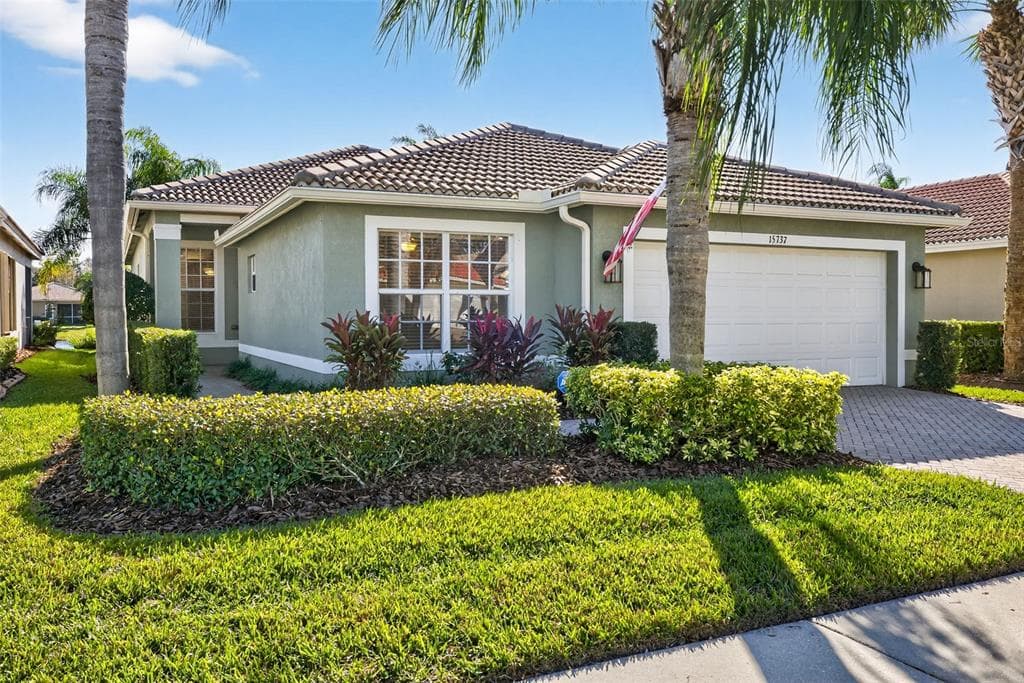 15737 CRYSTAL WATERS DRIVE WIMAUMA, FL 33598