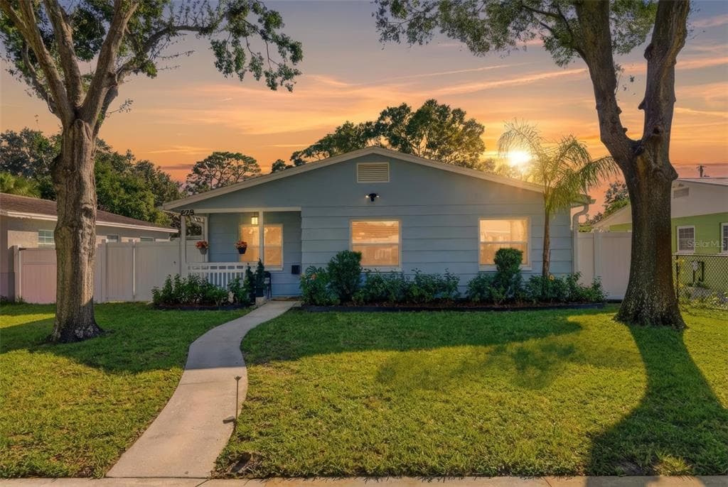 828 89TH AVENUE N ST PETERSBURG, FL 33702