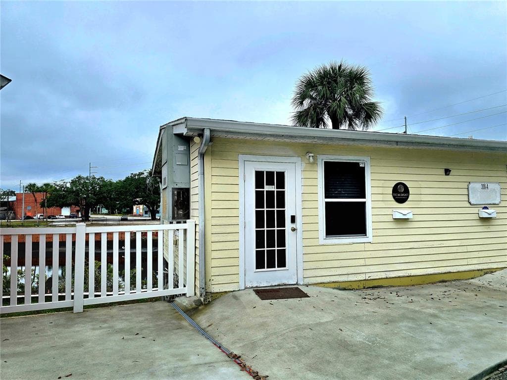 7901 N NEBRASKA AVENUE UNIT 300B TAMPA, FL 33604