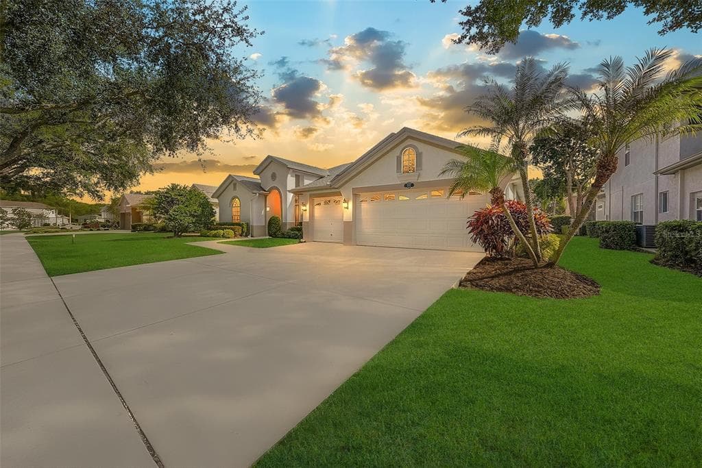 2112 CLIMBING IVY DRIVE TAMPA, FL 33618
