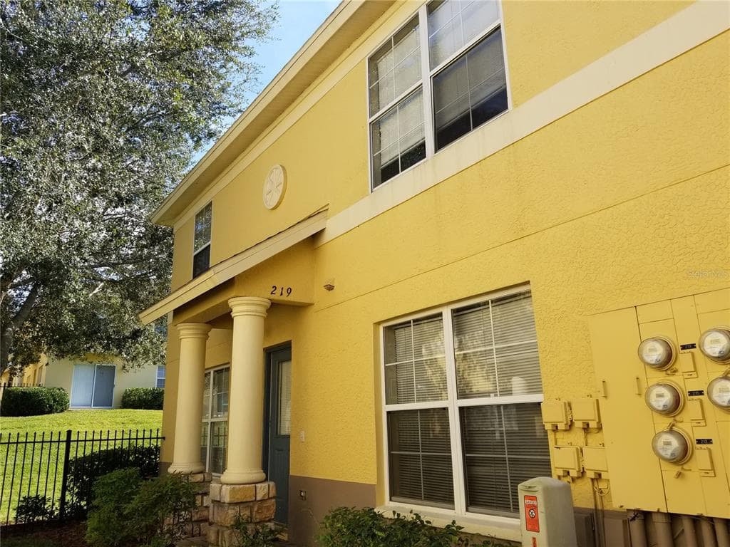 219 DRAW BRIDGE LANE VALRICO, FL 33594