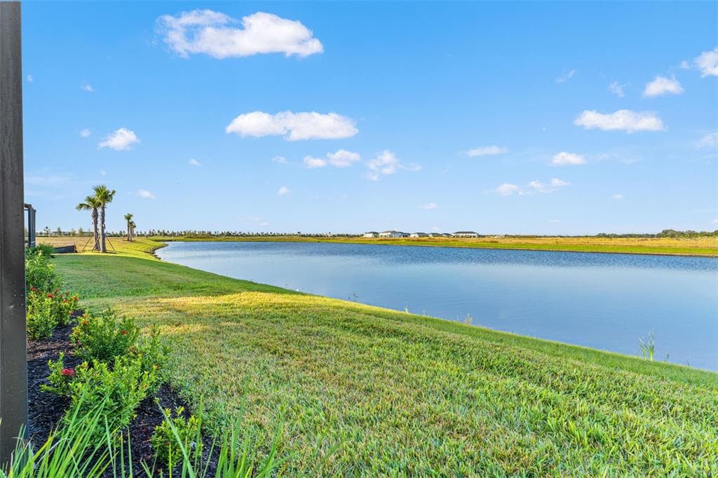 2126 SYLVESTER PALM LANE BRADENTON, FL 34212