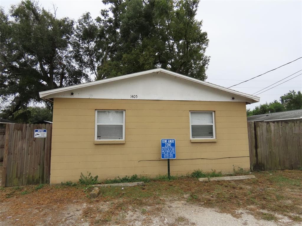 1405 E HOLLAND AVENUE UNIT A TAMPA, FL 33612