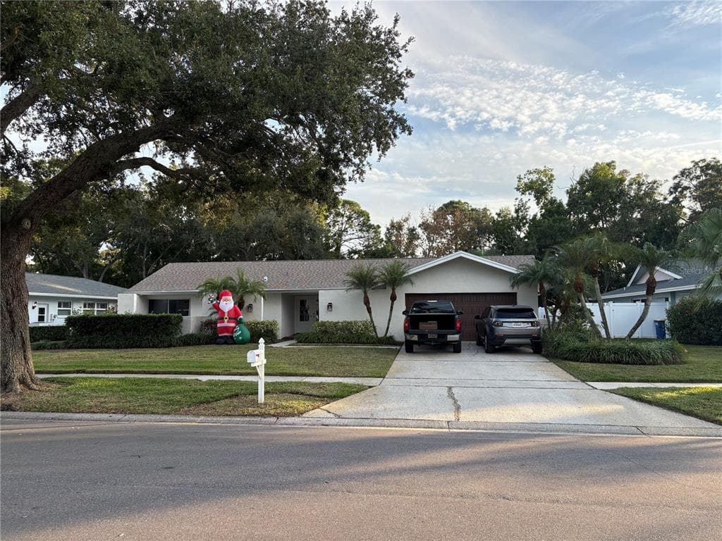 2649 CLUBHOUSE DRIVE S CLEARWATER, FL 33761