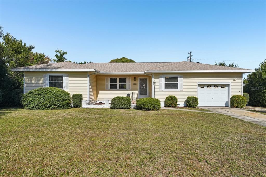 6221 DARTMOUTH AVENUE N ST PETERSBURG, FL 33710