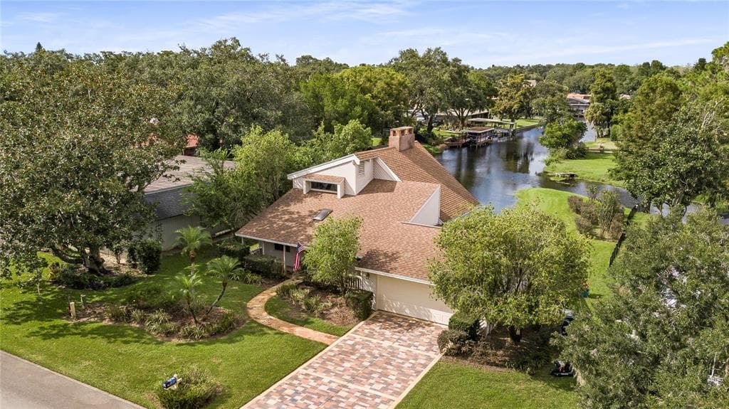 112 FIRST STREET TAVARES, FL 32778