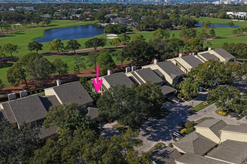 49 PELICAN PLACE BELLEAIR, FL 33756