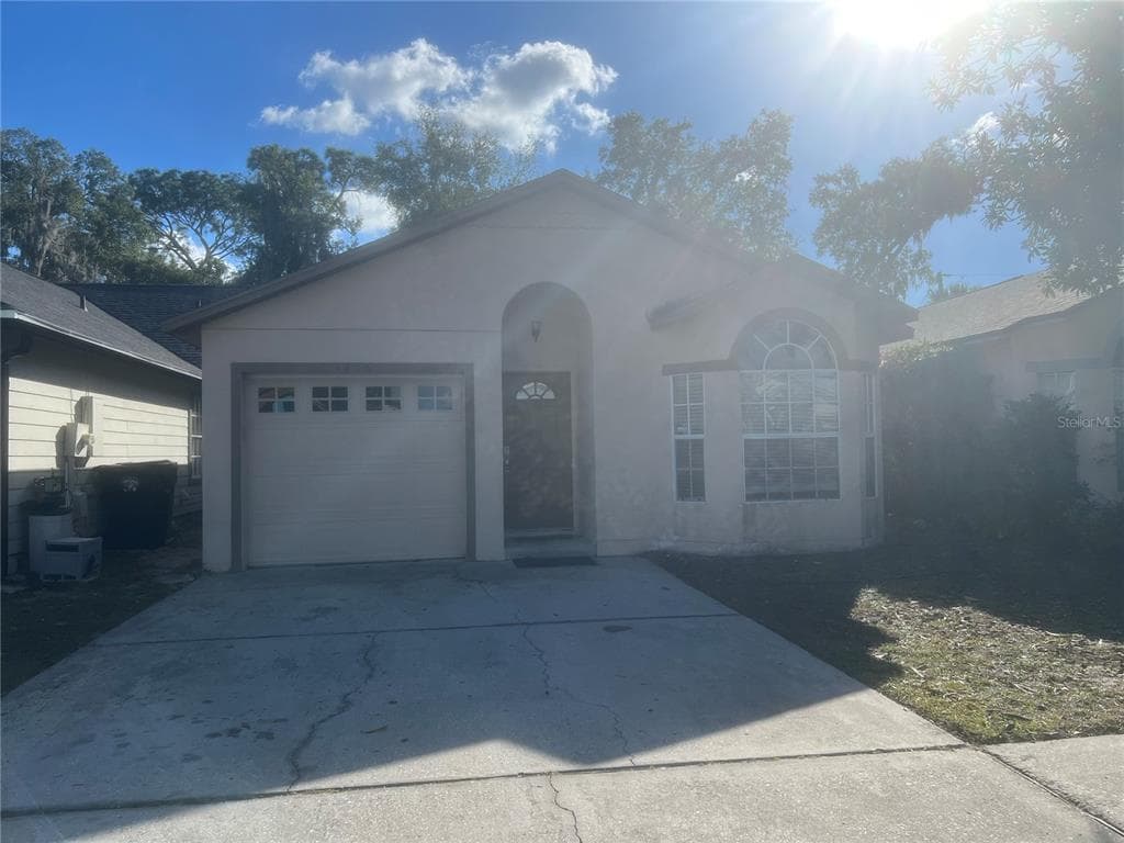 1716 CHATHAM CIRCLE APOPKA, FL 32703