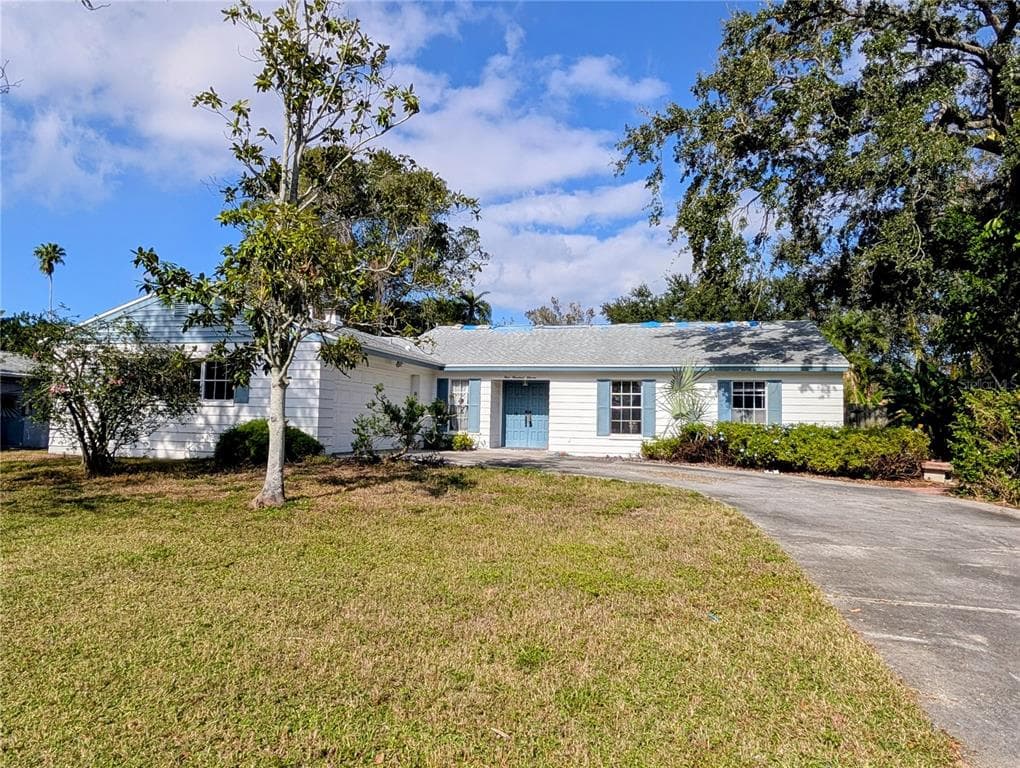 111 58TH AVENUE S ST PETERSBURG, FL 33705