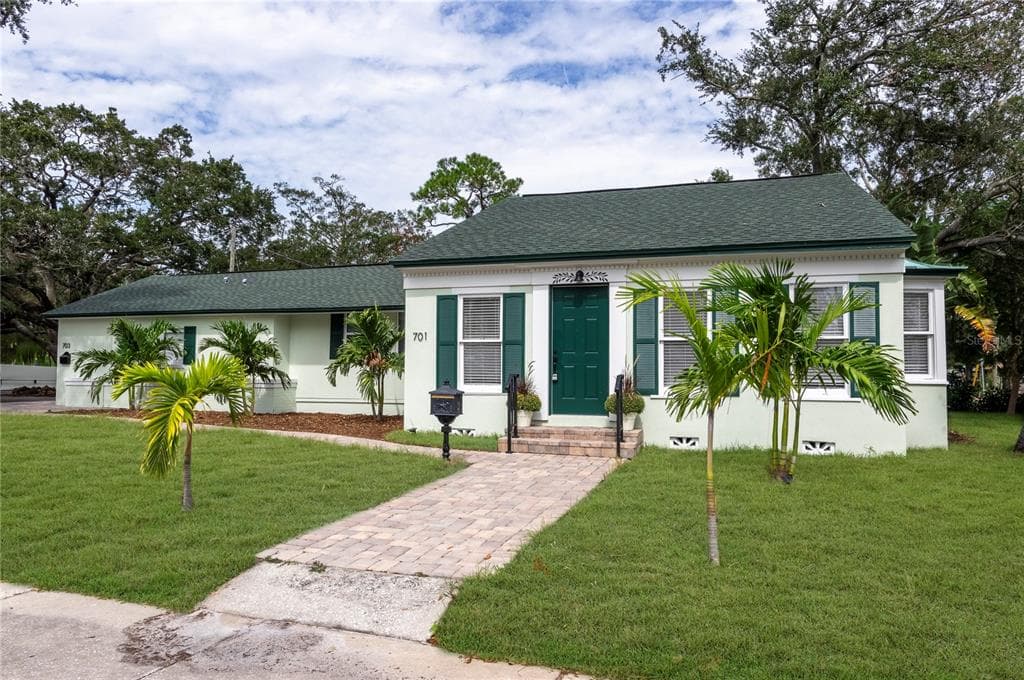 701 38TH AVENUE N ST PETERSBURG, FL 33704