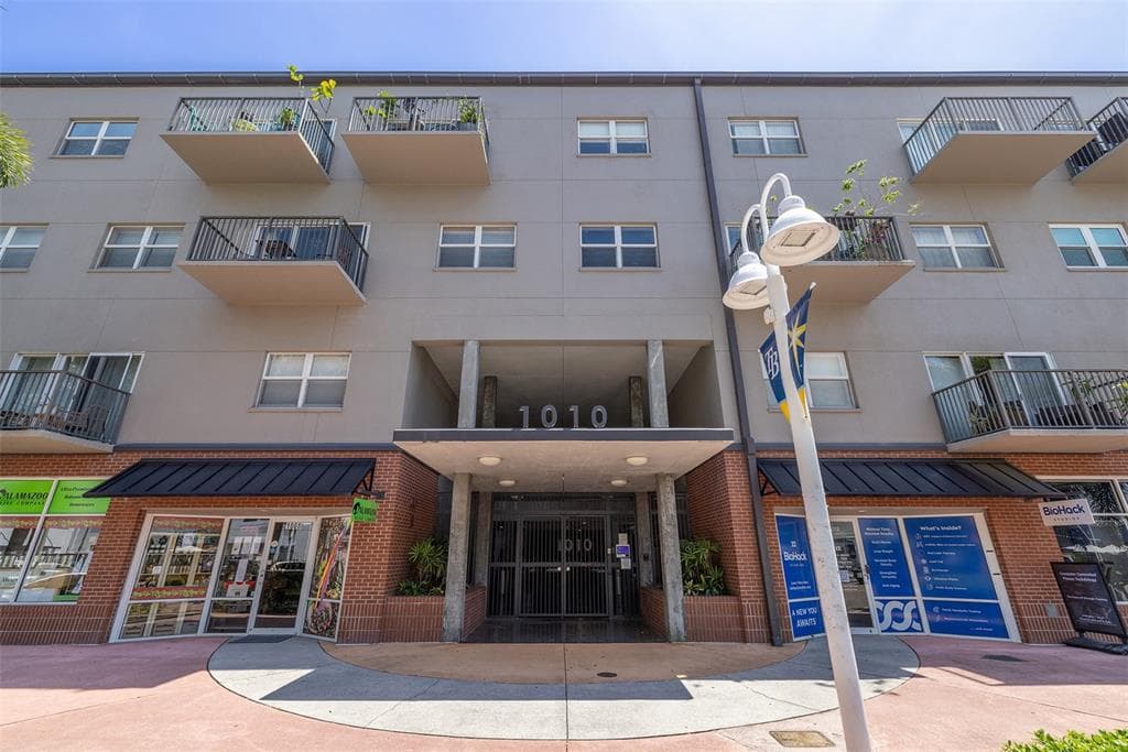 1010 CENTRAL AVENUE UNIT 302 ST PETERSBURG, FL 33705