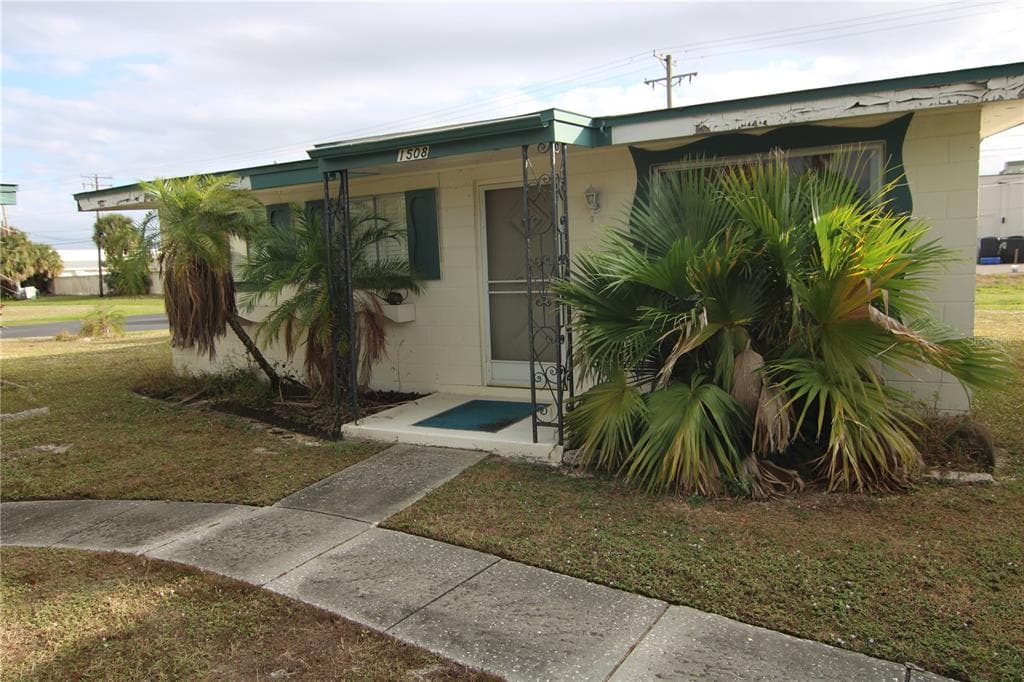 1508 COUNCIL DRIVE UNIT 05 SUN CITY CENTER, FL 33573