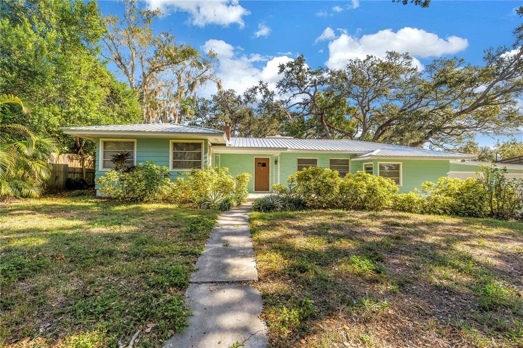 1019 WOODCREST AVENUE CLEARWATER, FL 33756