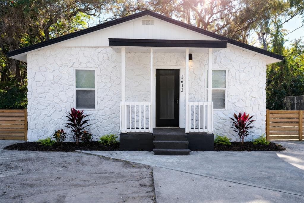 3613 DELEUIL AVENUE TAMPA, FL 33610