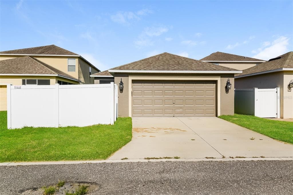 12022 STREAMBED DRIVE