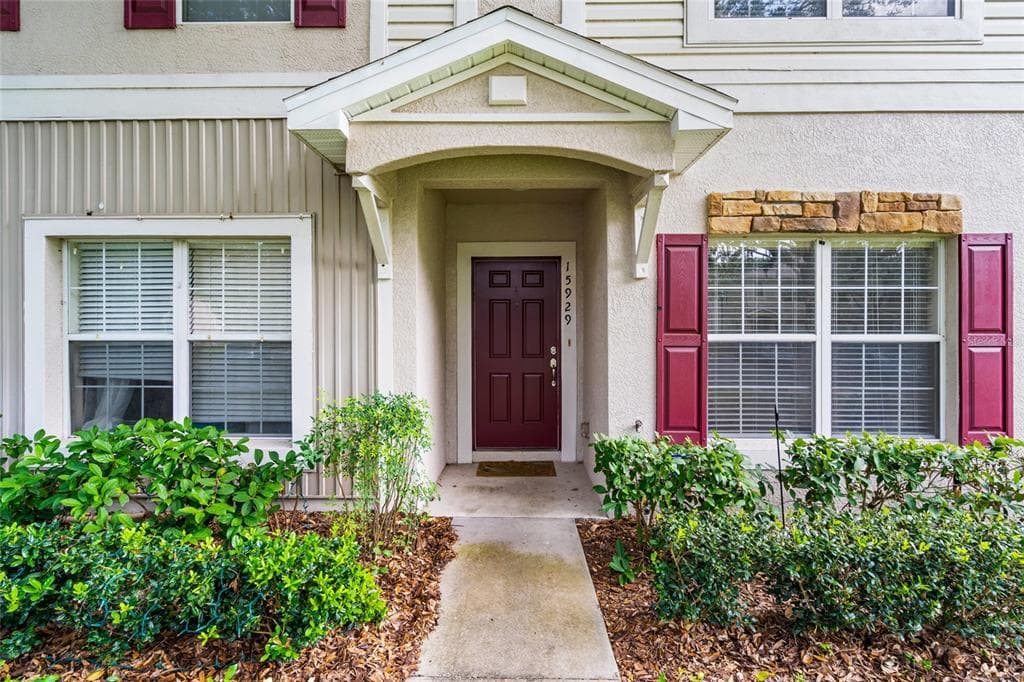 15929 FISHHAWK CREEK LANE LITHIA, FL 33547