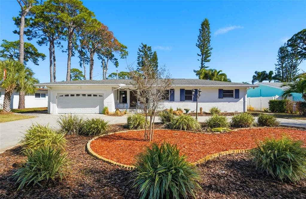 1302 ROBIN ROAD S ST PETERSBURG, FL 33707