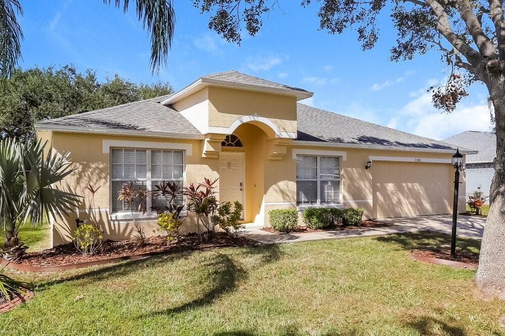3180 THOROUGHBRED LOOP N LAKELAND, FL 33811