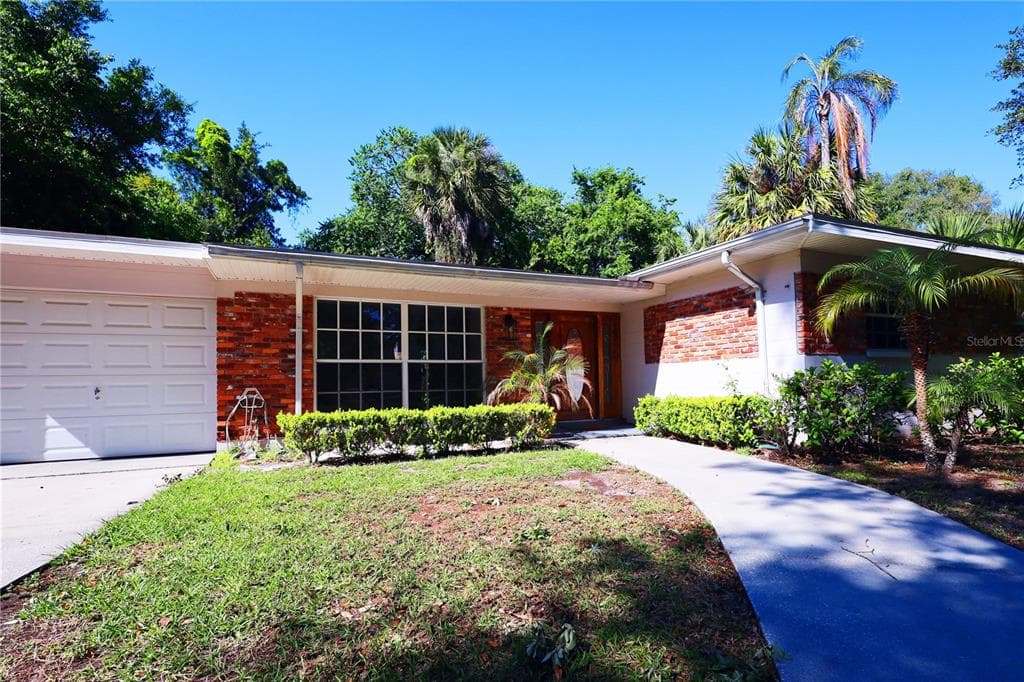 4115 W PLATT STREET TAMPA, FL 33609