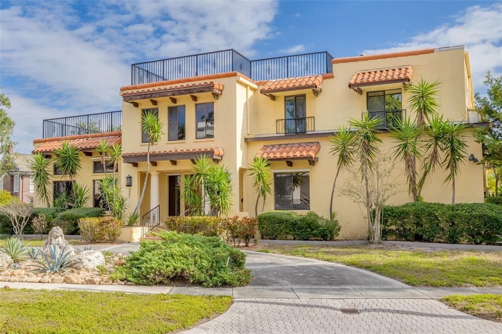 201 BLANCA AVENUE TAMPA, FL 33606