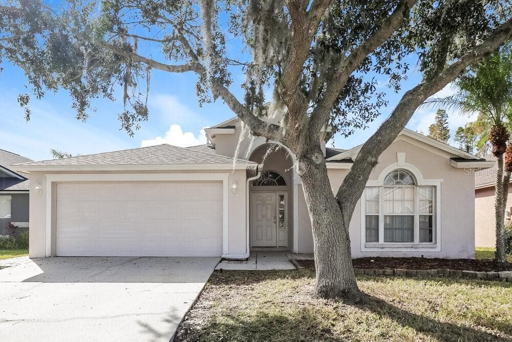 1107 CRIMSON CLOVER LANE WESLEY CHAPEL, FL 33543