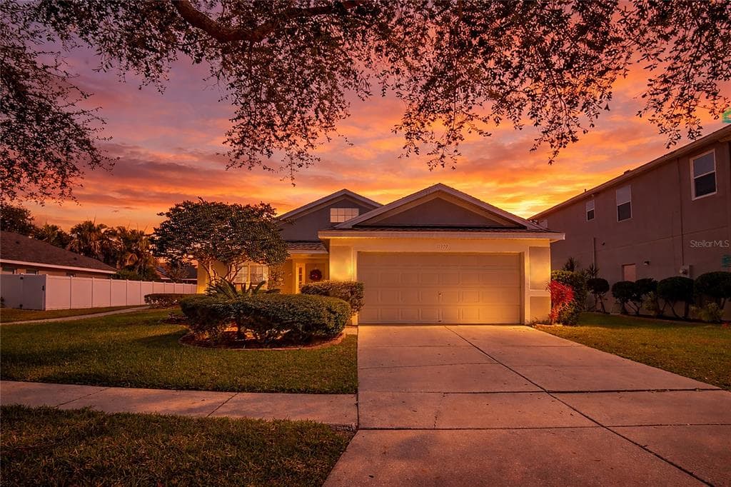 11909 AUTUMN CREEK DRIVE RIVERVIEW, FL 33569
